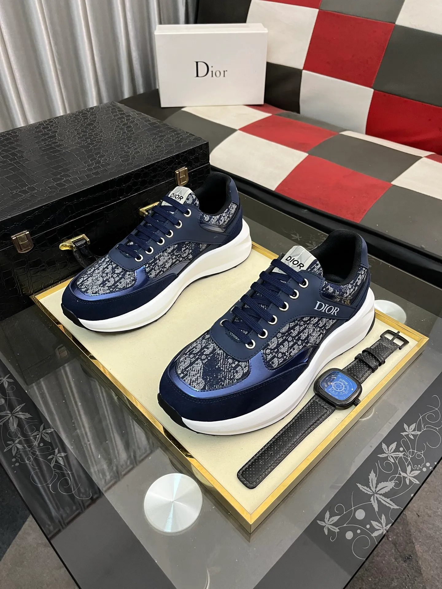 Men's men's shoes💰440⌚️⌚️[Dior] 25ss new product B01 moral training shoes. The toe dimensions of the couple's style are a bit wider. The upper foot comfort is perfect. The threads are beautiful. Perfectly suitable for trousers. Decorated with various classic details. Ideal for daily looks. Can be matched with various casual items to create exquisite looks. Fabric: top layer cowhide/lining sheepskin TPU original outsole Code number: 38-444️⃣Colors available